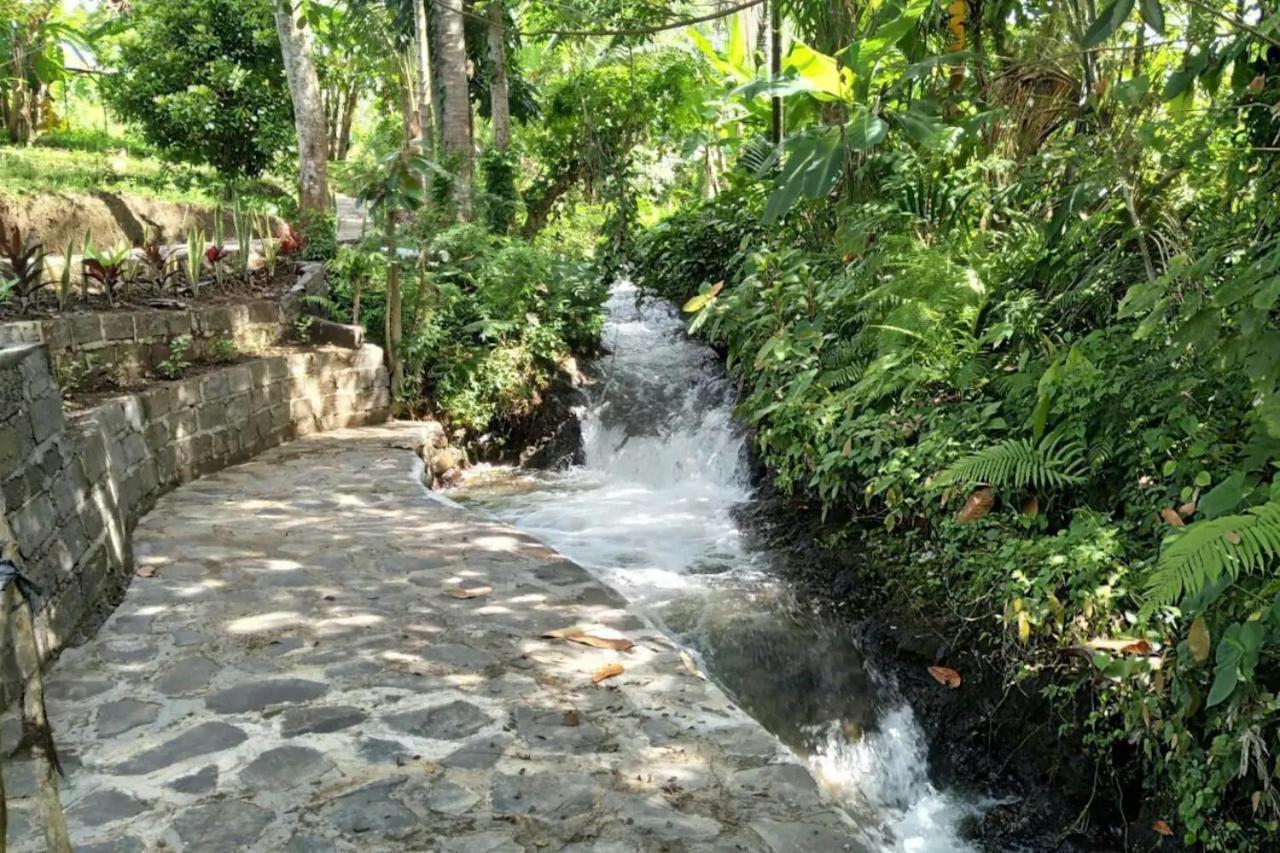 הוילה Ambengan Eco Hut By Valley And 7 Waterfalls מראה חיצוני תמונה